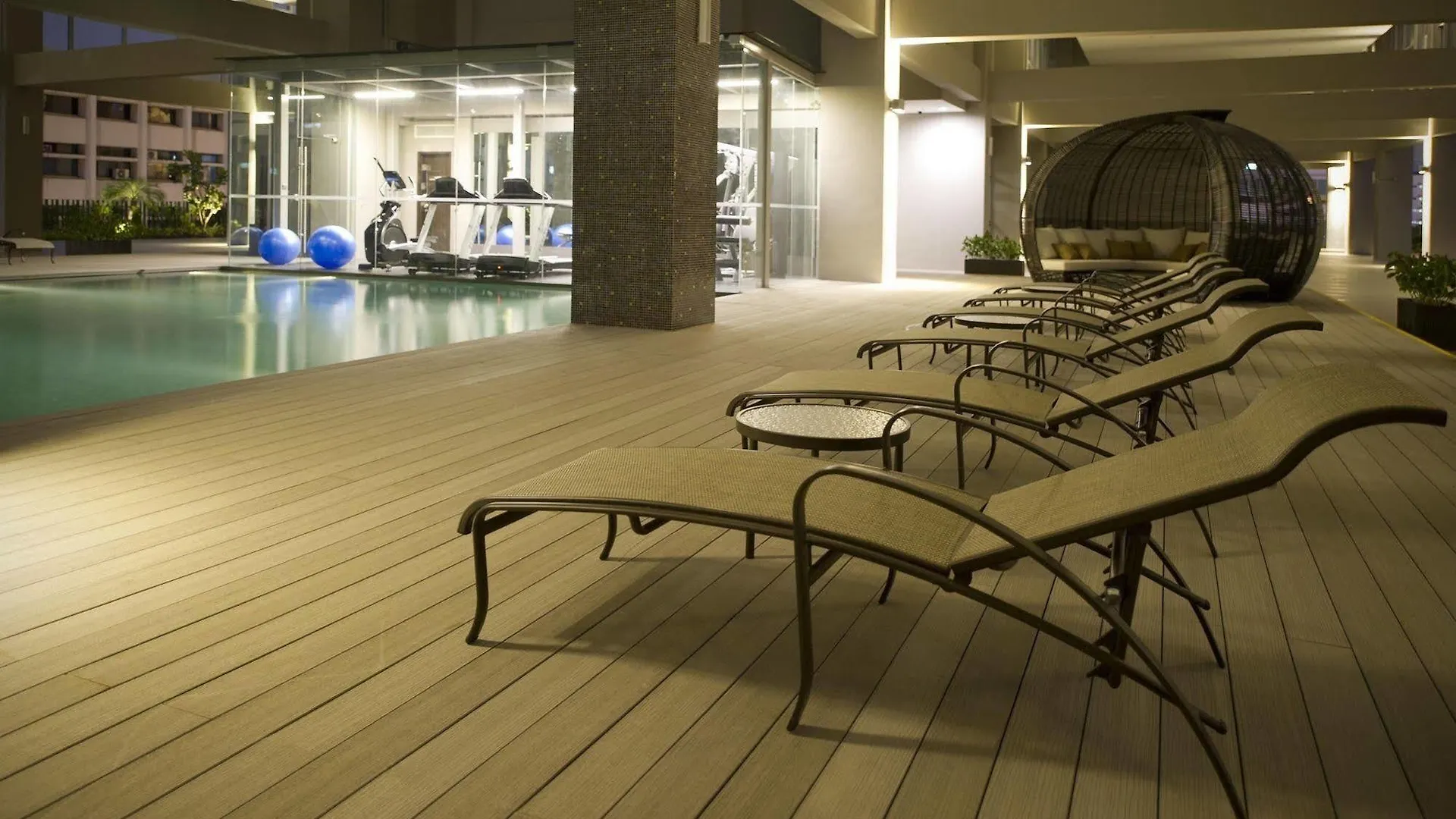V Hotel Lavender Singapore 4*,